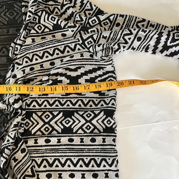 American Eagle Outfitters open cardigan sweater western Aztec black white LG - Picture 12 of 13